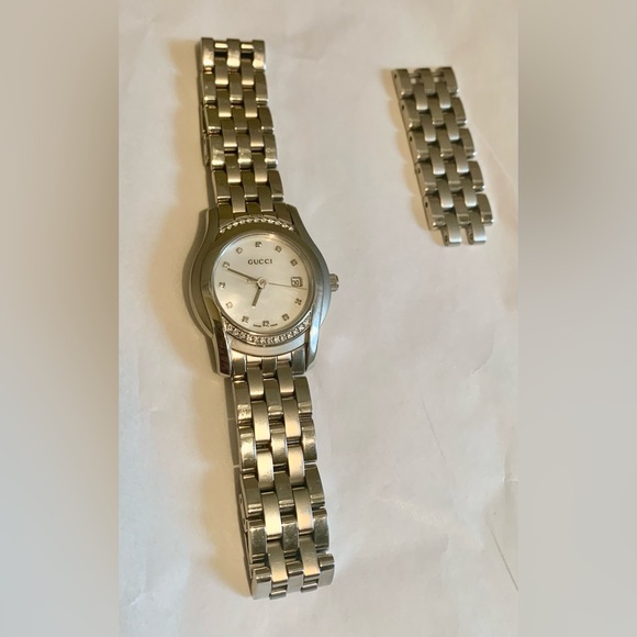Gucci 5500L Mother of Pearl Watch w/ Diamonds - Picture 1 of 5